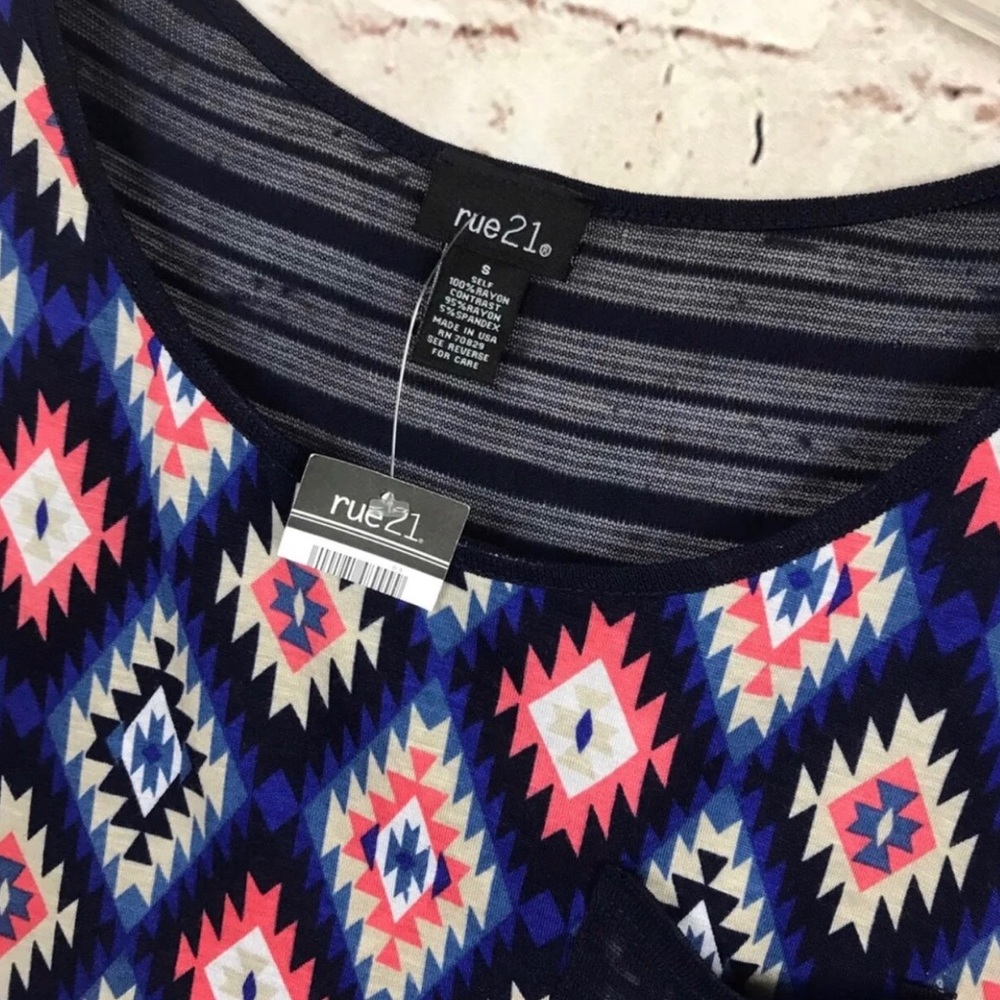 NWT Rue21 Print Top - Picture 5 of 5